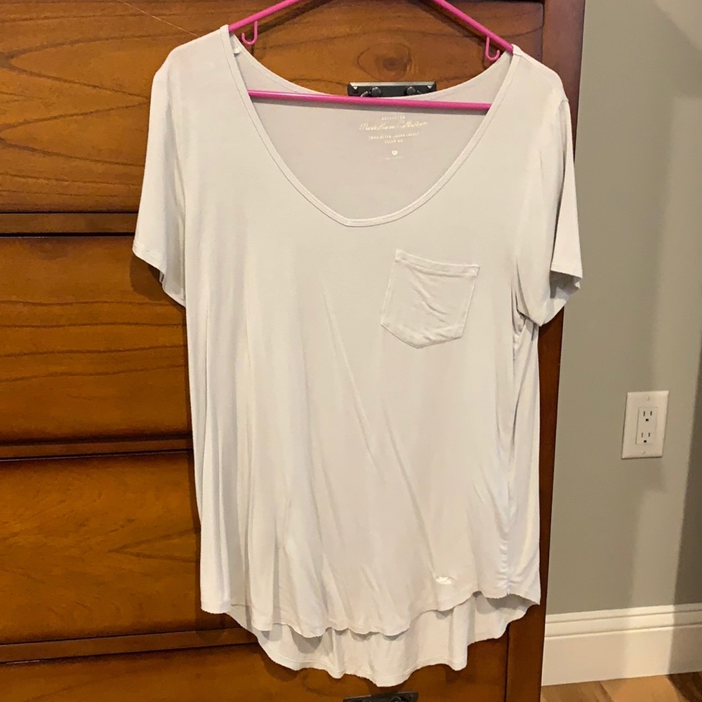 Hollister V-Neck Shirt